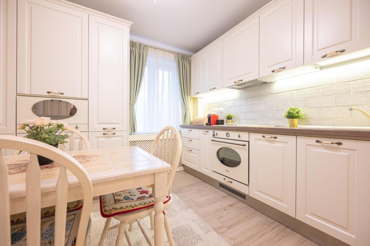 Dragos Flat Lägenhet Oradea Exteriör bild