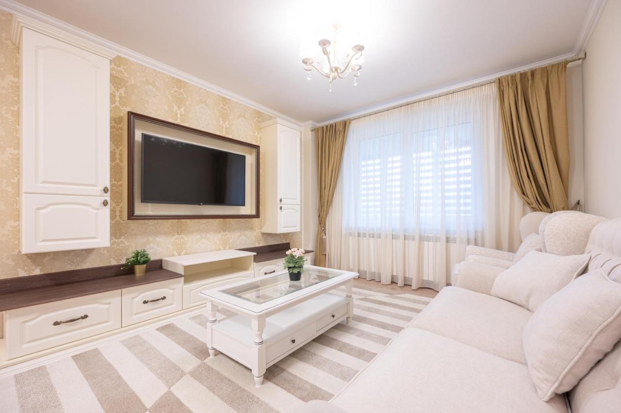 Dragos Flat Lägenhet Oradea Exteriör bild