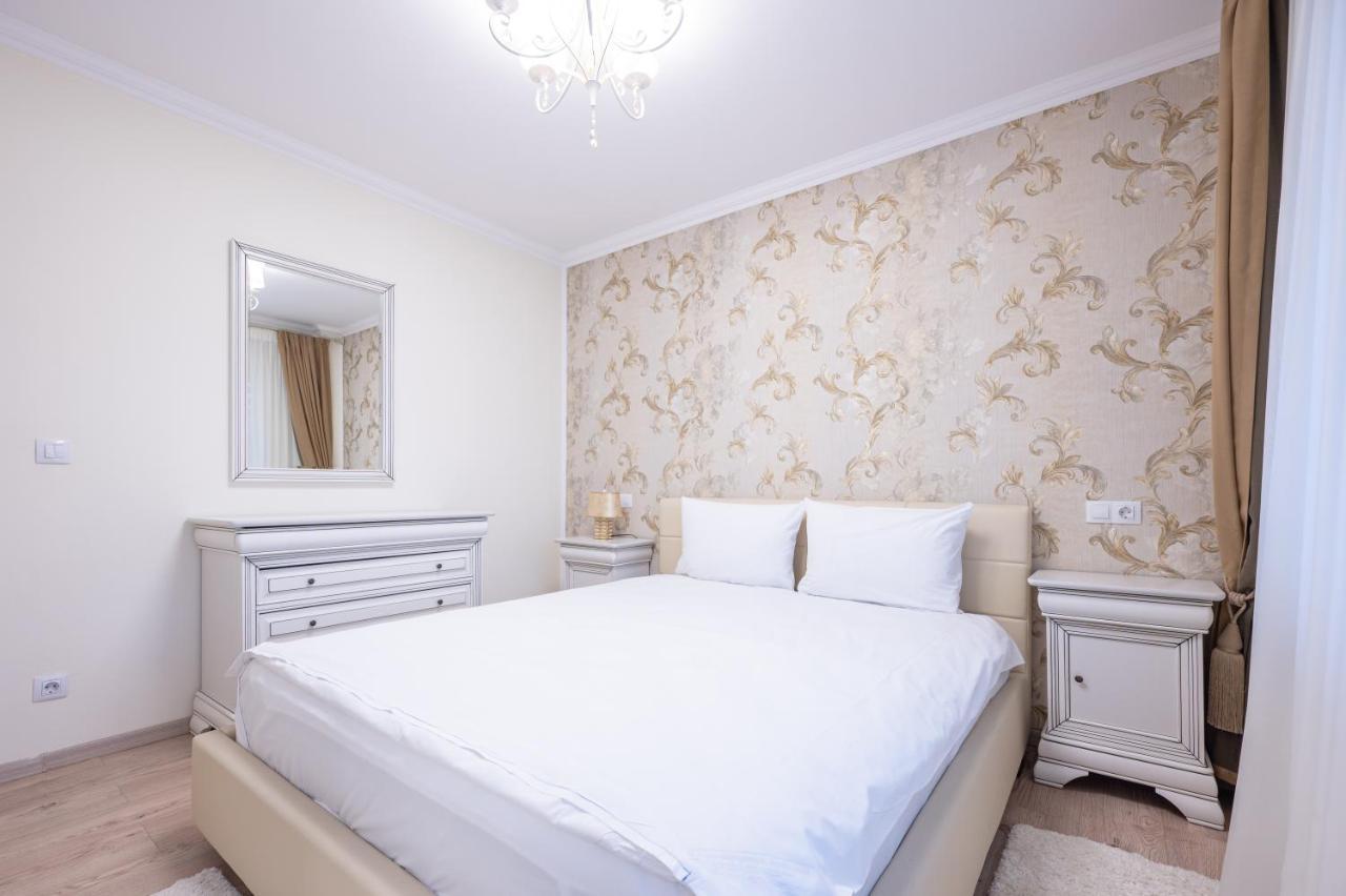 Dragos Flat Lägenhet Oradea Exteriör bild