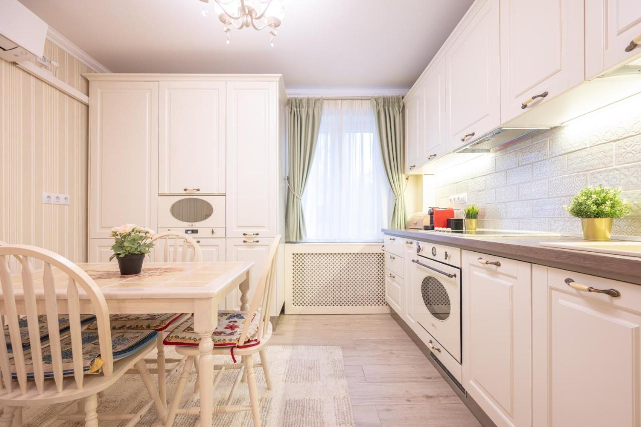 Dragos Flat Lägenhet Oradea Exteriör bild