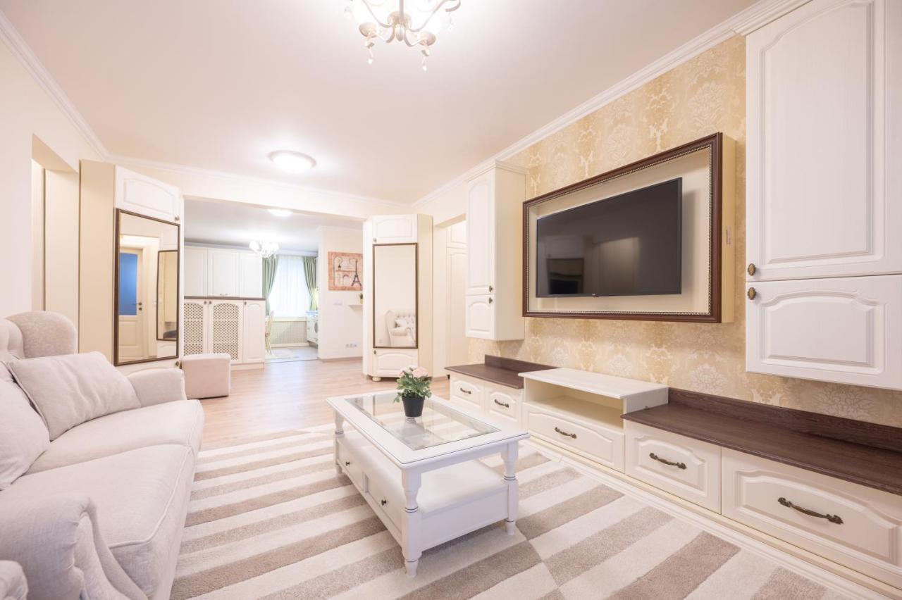 Dragos Flat Lägenhet Oradea Exteriör bild